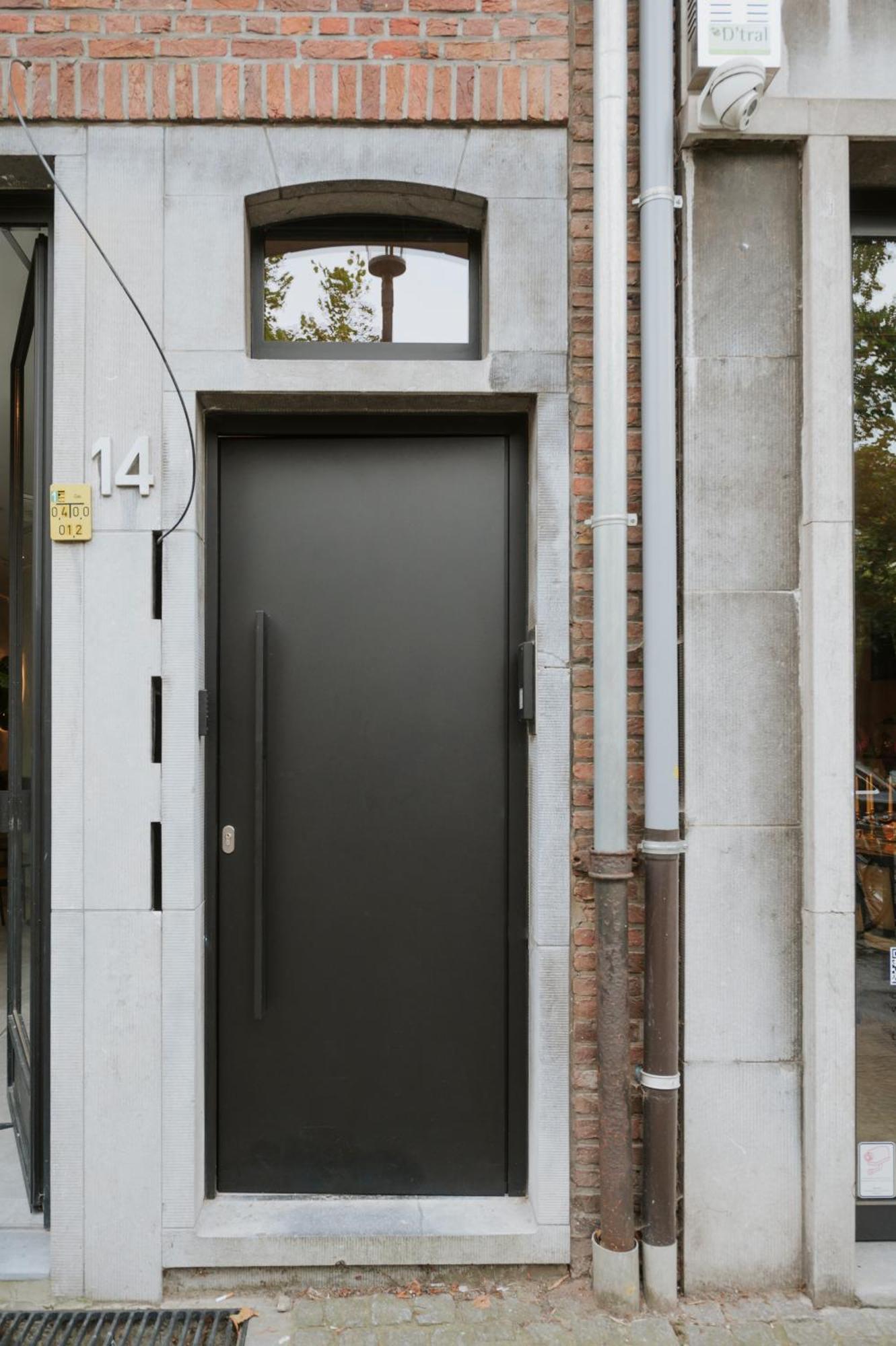 Shway - The Proof Reader Appartement